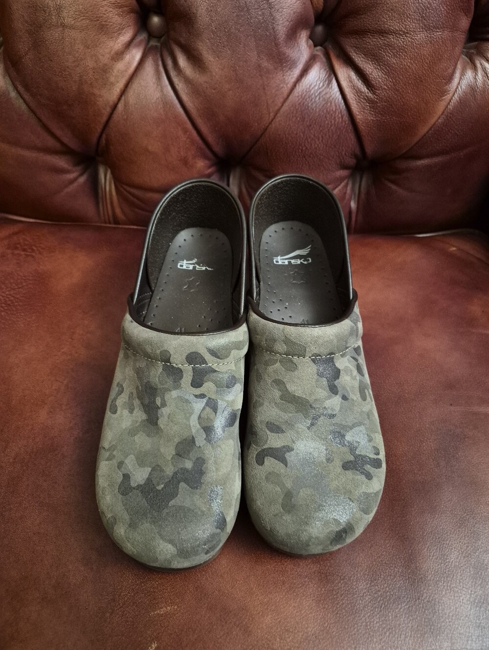 Dansko Camo Suede Clogs Size 41 Or 10.5/11